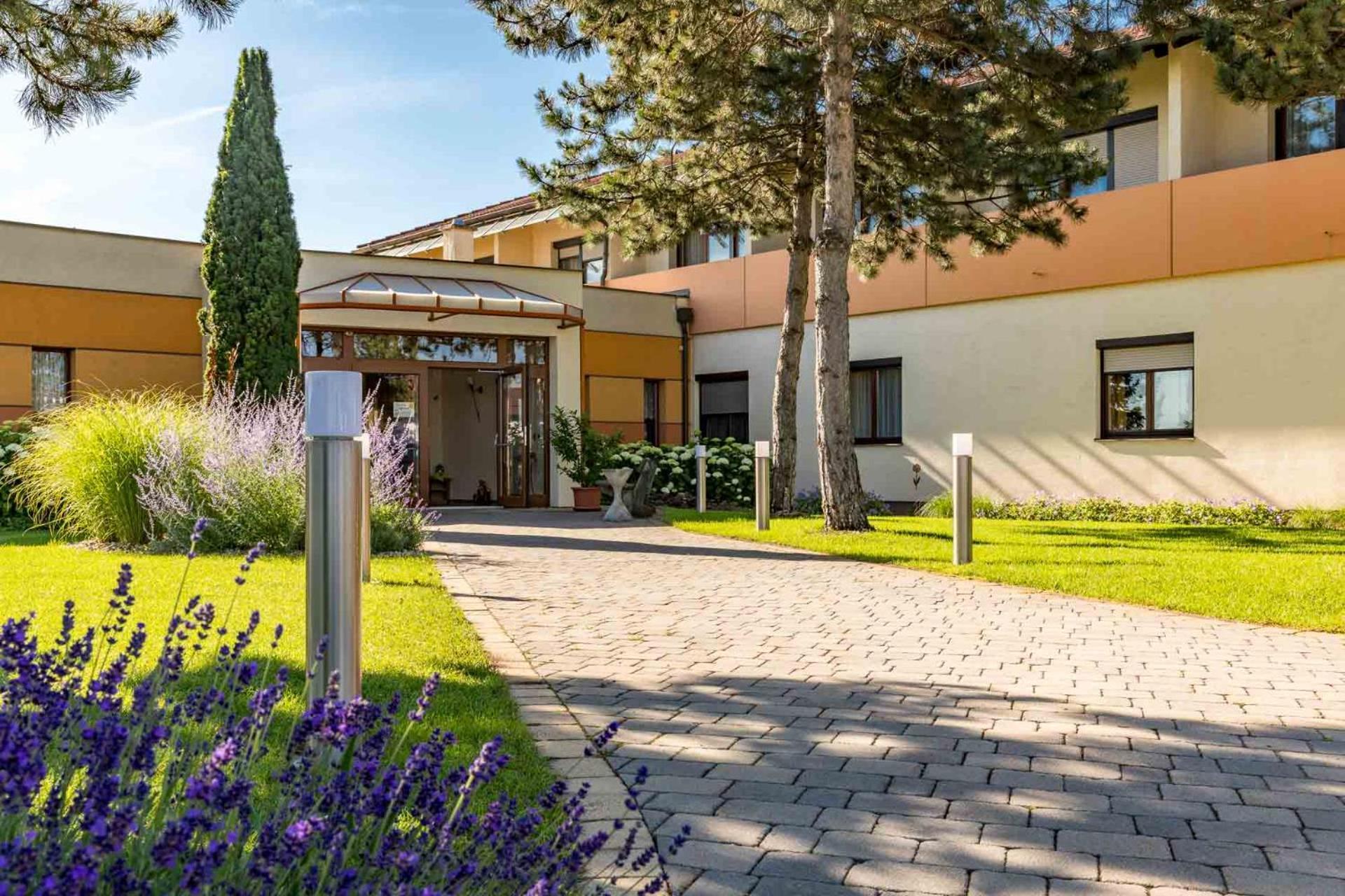 ווינר נוישטאדט Hotel Garni Steinfeld מראה חיצוני תמונה