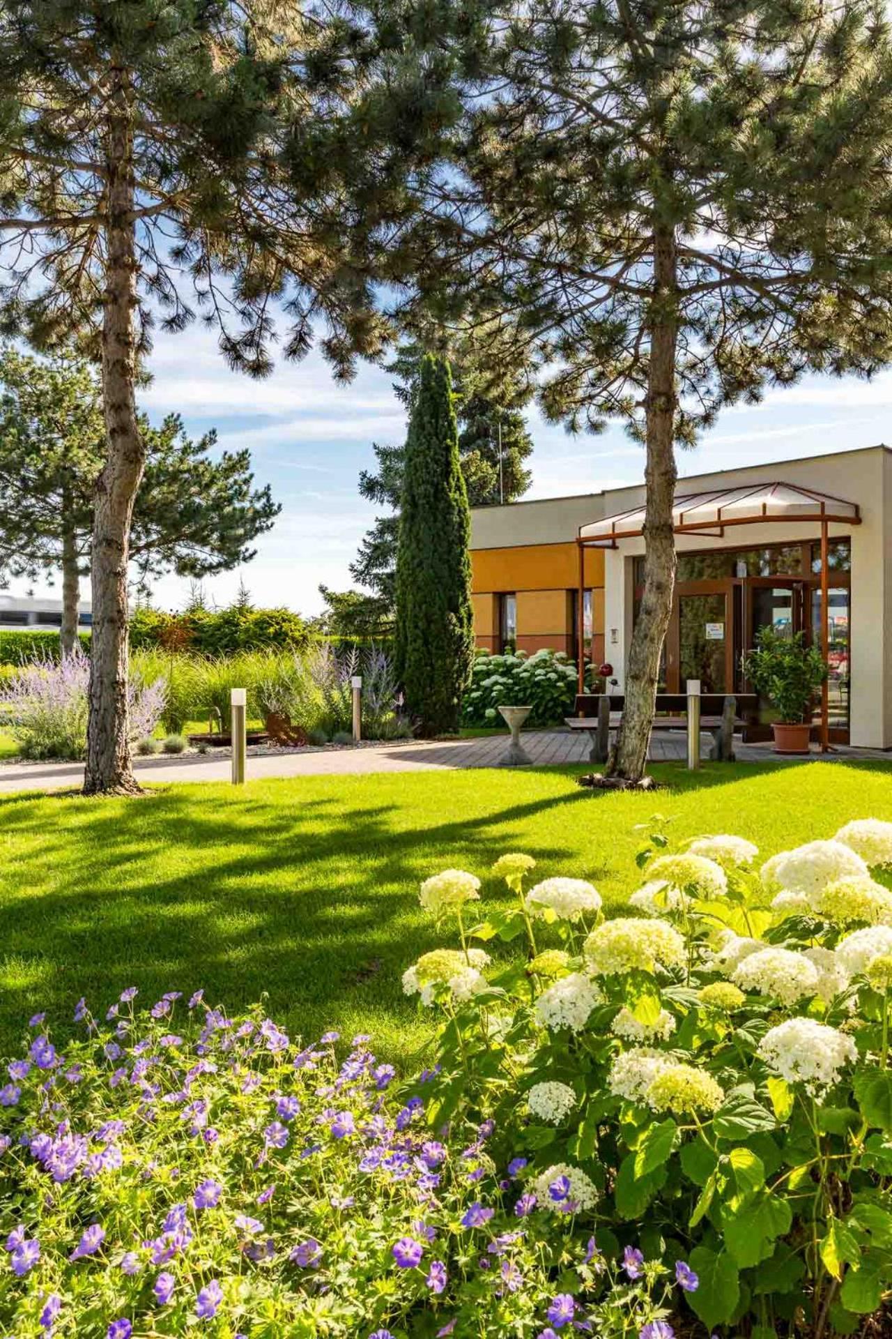 ווינר נוישטאדט Hotel Garni Steinfeld מראה חיצוני תמונה