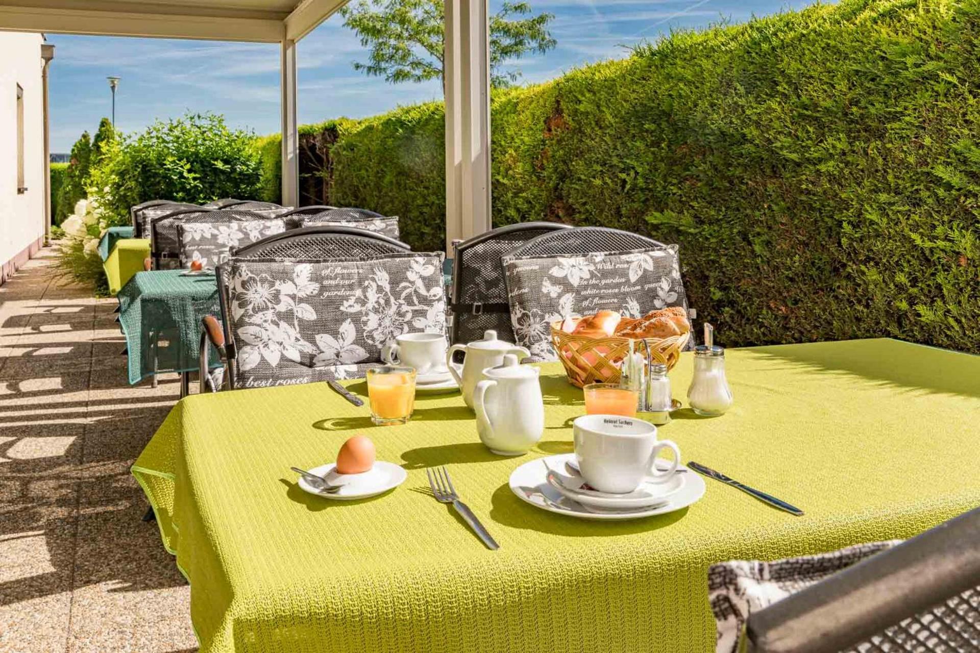 ווינר נוישטאדט Hotel Garni Steinfeld מראה חיצוני תמונה